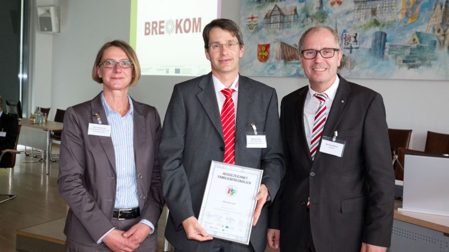 Auszeichnung Familienfreundliches Unternehmen im Kreis Paderborn (© Foto:Oliver Krato) Auszeichnung Familienfreundliches Unternehmen im Kreis Paderborn (© Foto:Oliver Krato)